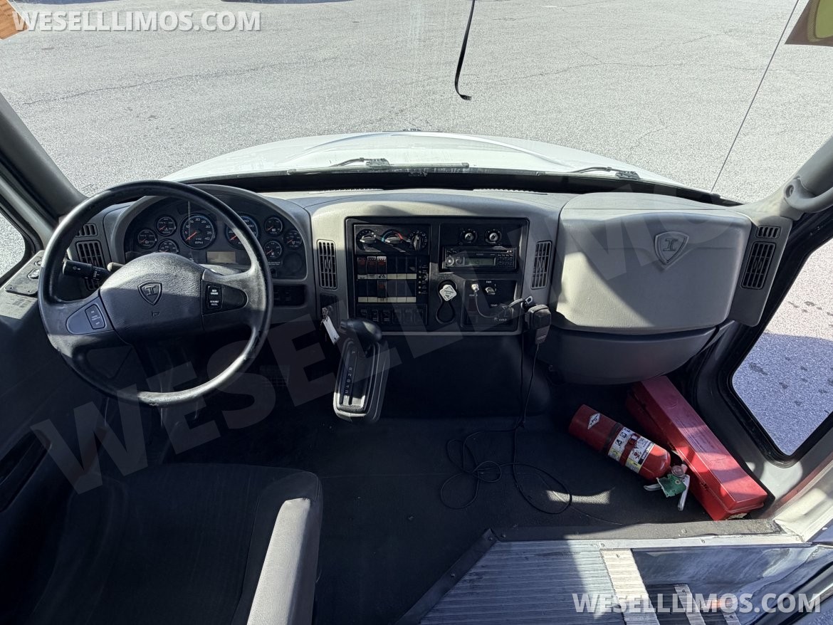 Shuttle Bus for Sale in Pahrump, NV - Photo 11