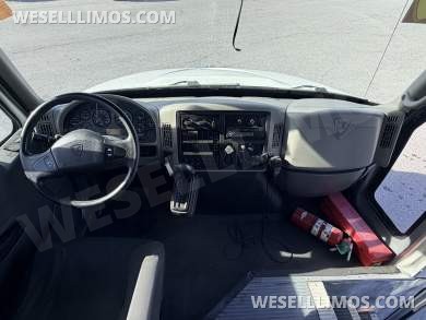 2009 StarCraft  International 3000 Shuttle Bus - Shuttle Bus for Sale in Pahrump, NV - Photo 11