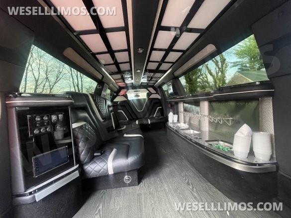 2023 Lincoln Aviator Limousine for Sale in Philadelphia, PA - Photo 2