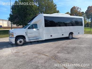 2023 Chevrolet 5500 Silverado Limo Bus for Sale in Springfield, MO