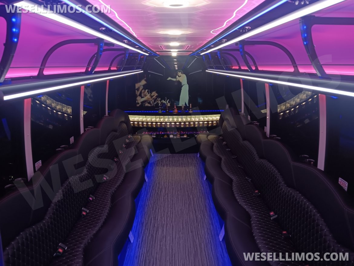 Limo Bus for Sale in Springfield, MO - Photo 4