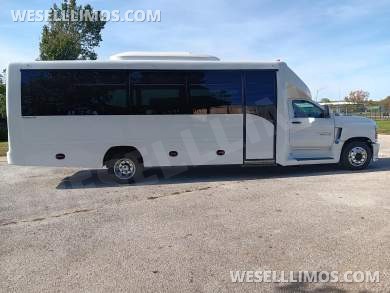 2023 Chevy 5500 Silverado Limo Bus - Limo Bus for Sale in Springfield, MO - Photo 6