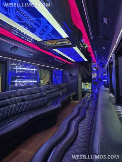 2012 Ford F550 Limo Bus for Sale in Erie, PA