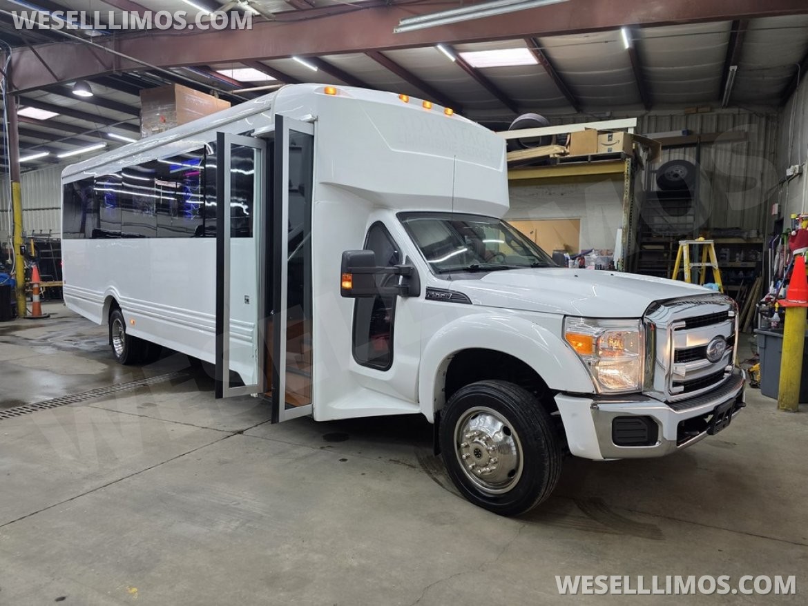 Limo Bus for Sale in Erie, PA - Photo 11