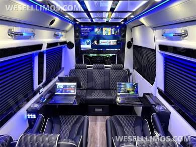 New 2022 4x4 V6 AMG Trim 15 Passenger Road Liner Limousine Auto Elite Mercedes-Benz Sprinter - Sprinter for Sale in Elkhart, IN - Photo 21