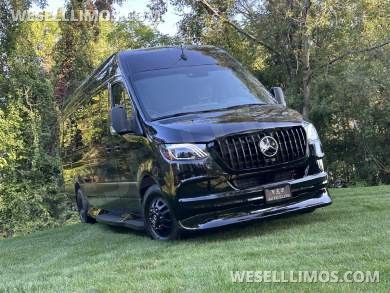New Starlight Ceiling AMG Trim 14 Passenger Road Liner Limousine 2024 Auto Elite MB Sprinter - Sprinter for Sale in Elkhart, IN - Photo 43