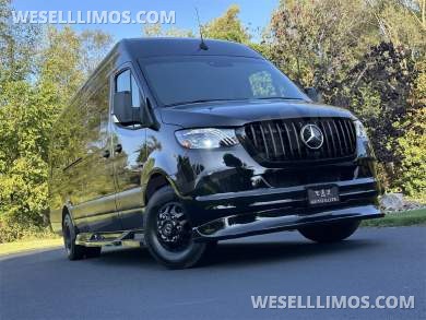 New Starlight Ceiling AMG Trim 14 Passenger Road Liner Limousine 2024 Auto Elite MB Sprinter - Sprinter for Sale in Elkhart, IN - Photo 46