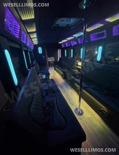 2018 Exotic coach Ford F550 Limo Bus - Limo Bus for Sale in Los Angeles, CA - Photo 13
