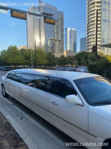 2007 executive coach Lincoln Town car Limousine - Limousine for Sale in fort worth, TX - Photo 6
