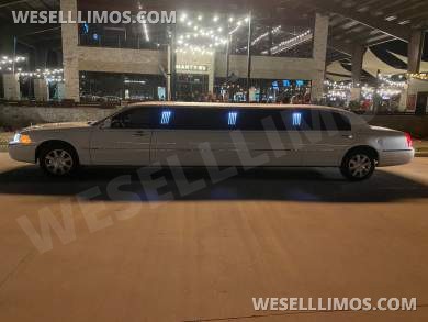 2007 executive coach Lincoln Town car Limousine - Limousine for Sale in fort worth, TX - Photo 7
