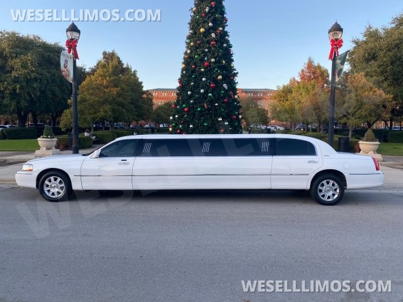 2007 Lincoln Town car Limousine for Sale in fort worth, TX - Main Photo