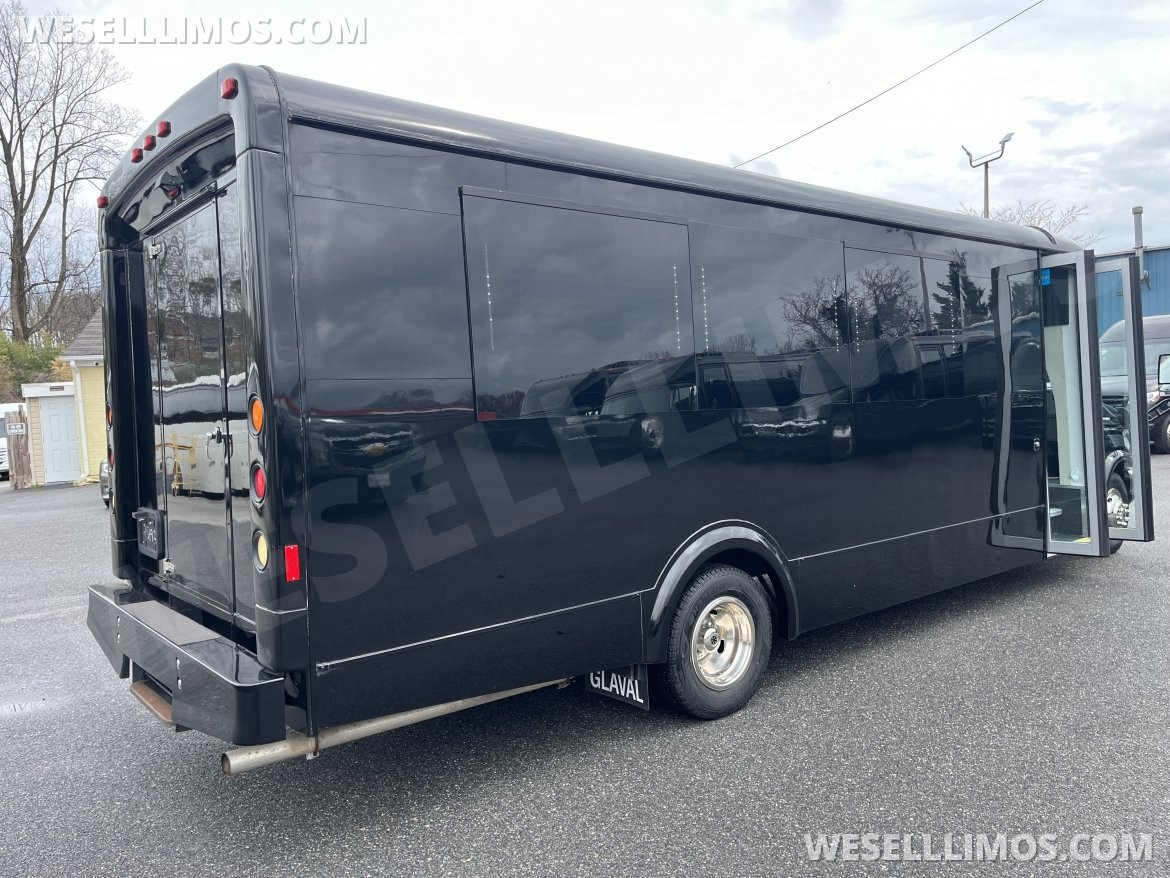 Limo Bus for Sale in Pasadena, MD - Photo 5