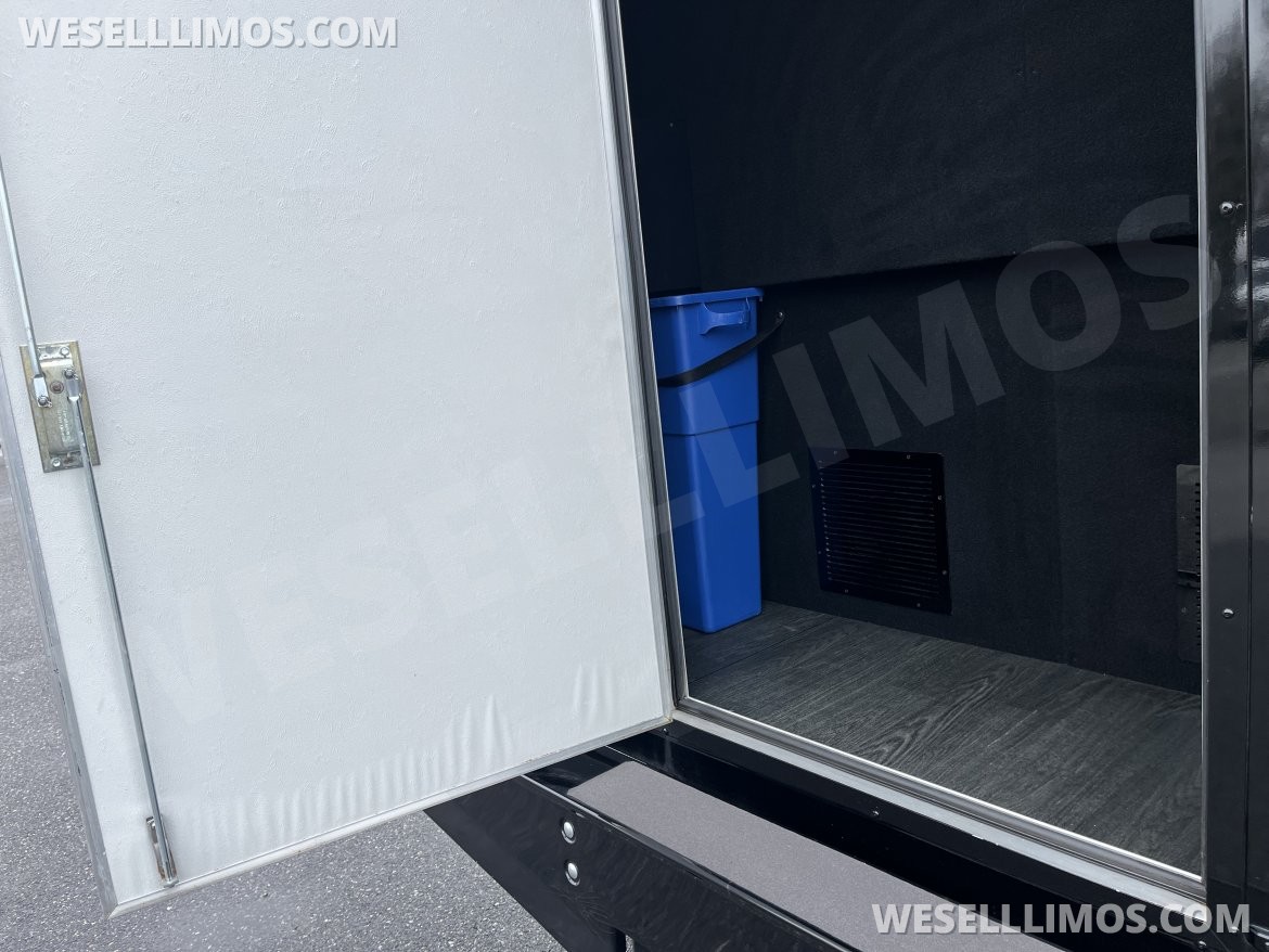 Limo Bus for Sale in Pasadena, MD - Photo 7