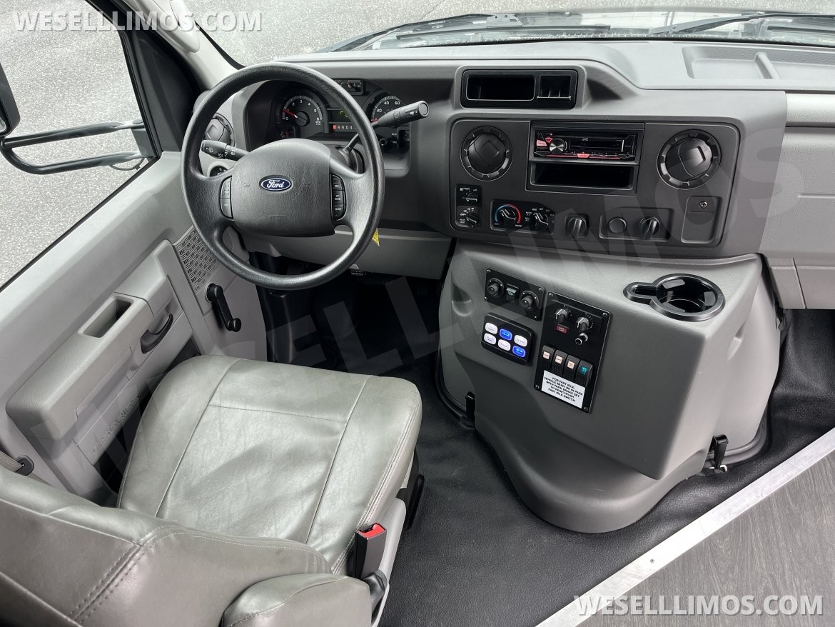 Limo Bus for Sale in Pasadena, MD - Photo 11