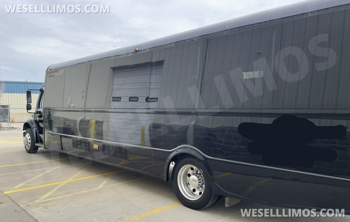 Limo Bus for Sale in Lincoln, NE - Photo 4
