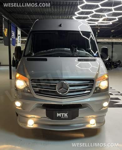 2017 Midwest Automotive Designs Mercedes-Benz 3500 Business Class Sprinter - Sprinter for Sale in Richmond, VA - Photo 11