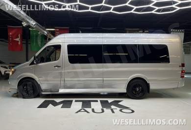 2017 Midwest Automotive Designs Mercedes-Benz 3500 Business Class Sprinter - Sprinter for Sale in Richmond, VA - Photo 15