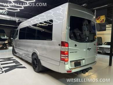 2017 Midwest Automotive Designs Mercedes-Benz 3500 Business Class Sprinter - Sprinter for Sale in Richmond, VA - Photo 18
