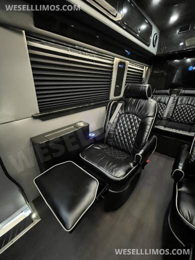 2017 Midwest Automotive Designs Mercedes-Benz 3500 Business Class Sprinter - Sprinter for Sale in Richmond, VA - Photo 27