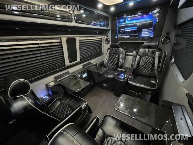2017 Midwest Automotive Designs Mercedes-Benz 3500 Business Class Sprinter - Sprinter for Sale in Richmond, VA - Photo 31