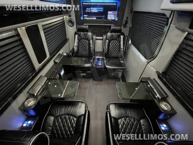 2017 Midwest Automotive Designs Mercedes-Benz 3500 Business Class Sprinter - Sprinter for Sale in Richmond, VA - Photo 32