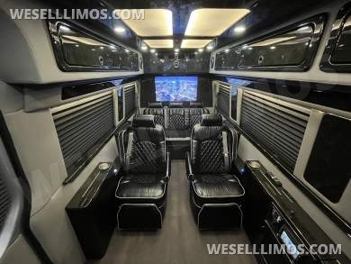 2017 Midwest Automotive Designs Mercedes-Benz 3500 Business Class Sprinter - Sprinter for Sale in Richmond, VA - Photo 38