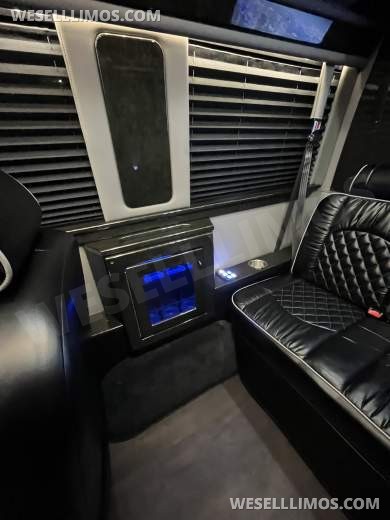 2017 Midwest Automotive Designs Mercedes-Benz 3500 Business Class Sprinter - Sprinter for Sale in Richmond, VA - Photo 42