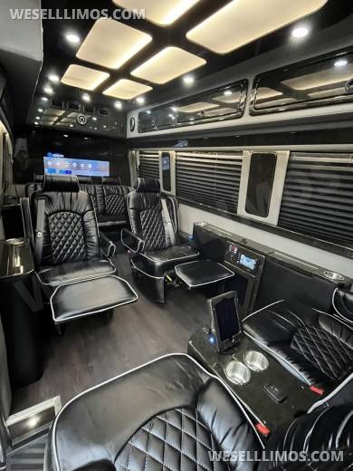 2017 Midwest Automotive Designs Mercedes-Benz 3500 Business Class Sprinter - Sprinter for Sale in Richmond, VA - Photo 23