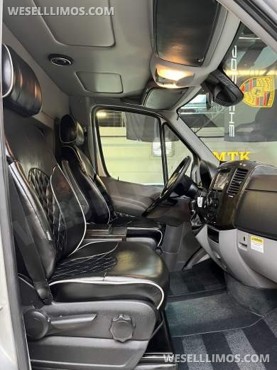 2017 Midwest Automotive Designs Mercedes-Benz 3500 Business Class Sprinter - Sprinter for Sale in Richmond, VA - Photo 72