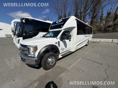 2018 Ford Ford F550 grech executive minibus - 27 PAX Shuttle Bus for Sale in Woodbridge, NJ
