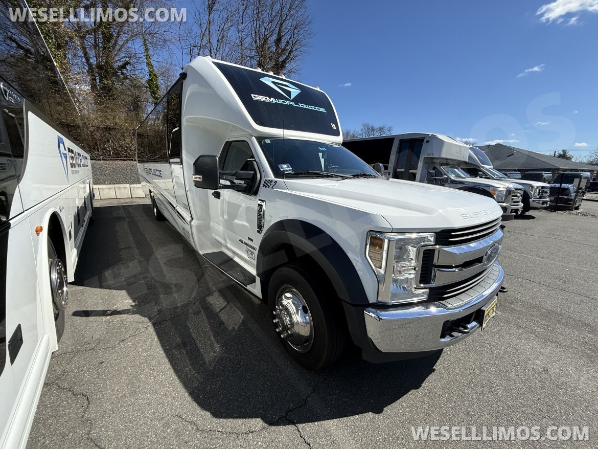 Shuttle Bus for Sale in Woodbridge, NJ - Photo 2