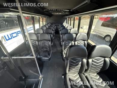 2018 Grech Ford Ford F550 Grech Executive Minibus - 27 PAX Shuttle Bus (2 Units Avail.) - Shuttle Bus for Sale in Woodbridge, NJ - Photo 4