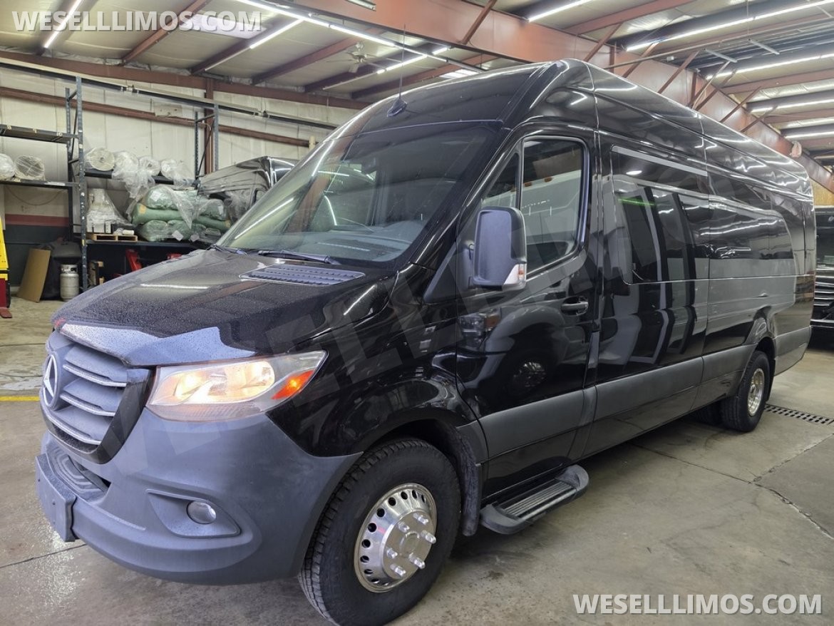 Limo Bus for Sale in Erie, PA - Photo 37