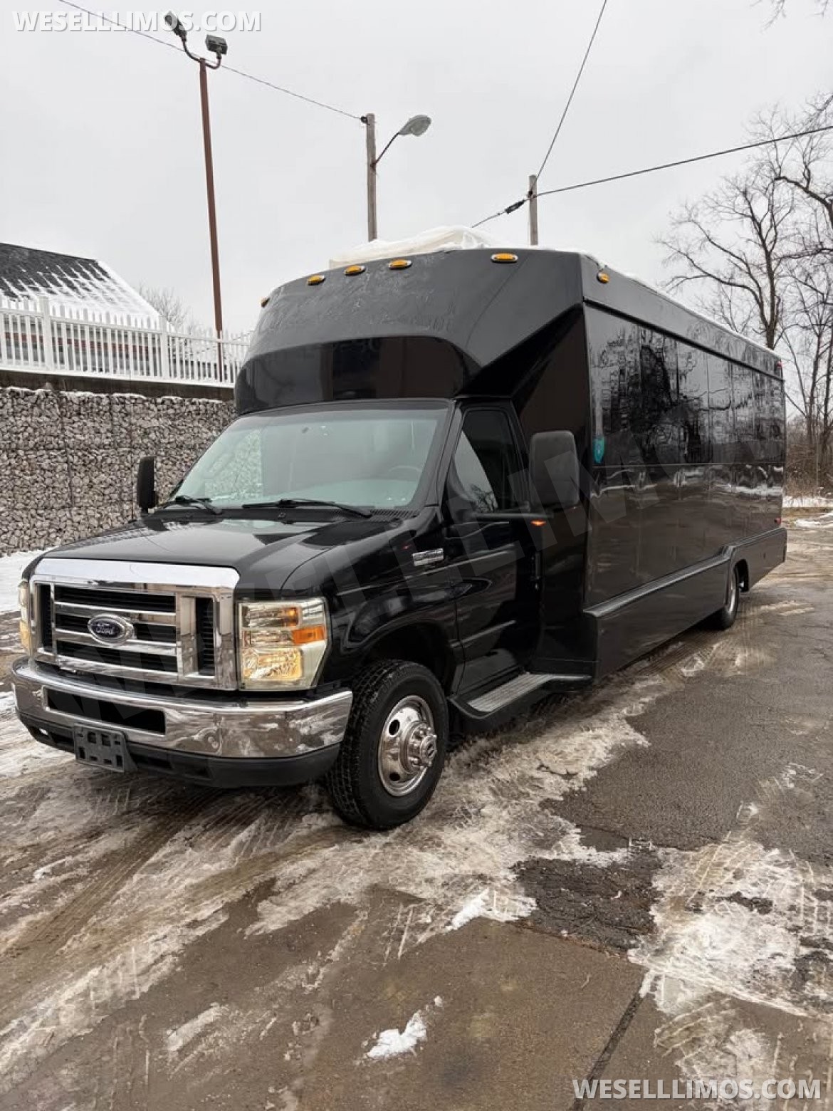 Limo Bus for Sale in Steubenville, OH - Photo 3