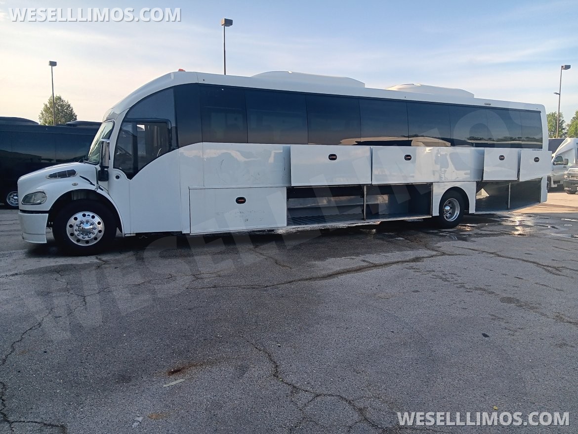 Executive Shuttle for Sale in Springfield, MO - Photo 5