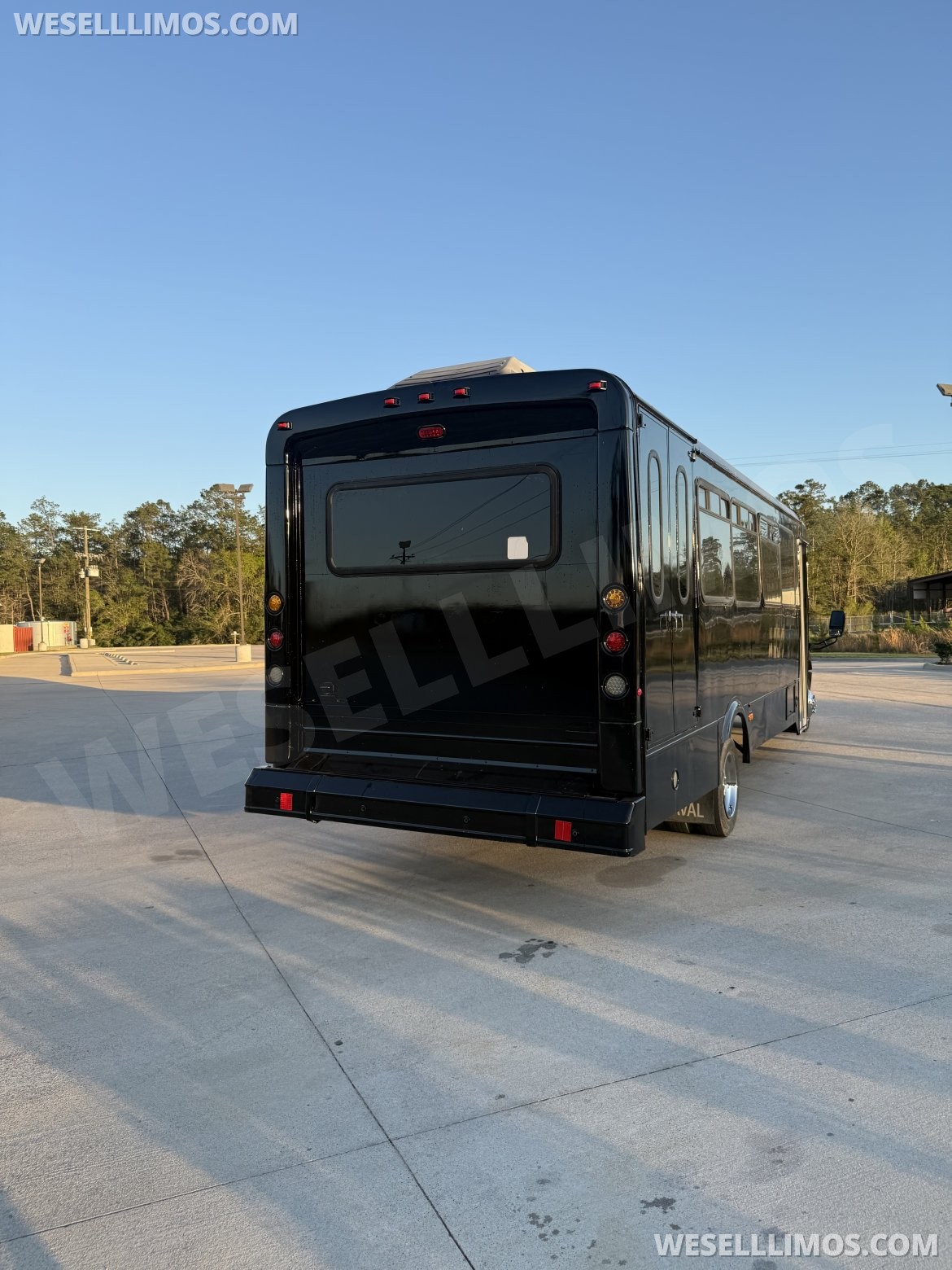 Limo Bus for Sale in houston, TX - Photo 3