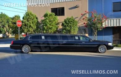 2008 Krystal Lincoln Town car Limousine - Limousine for Sale in PALM DESERT, CA - Photo 2