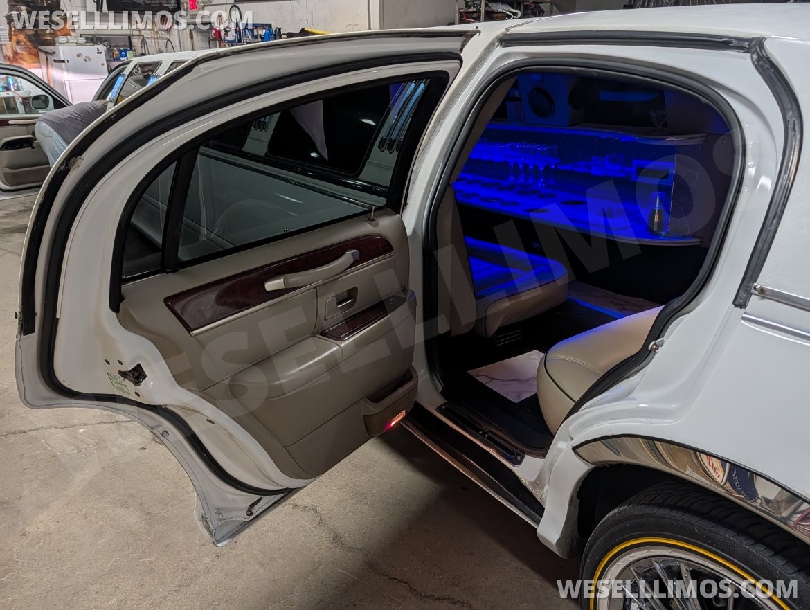 Limousine for Sale in Hazel park, MI - Photo 12