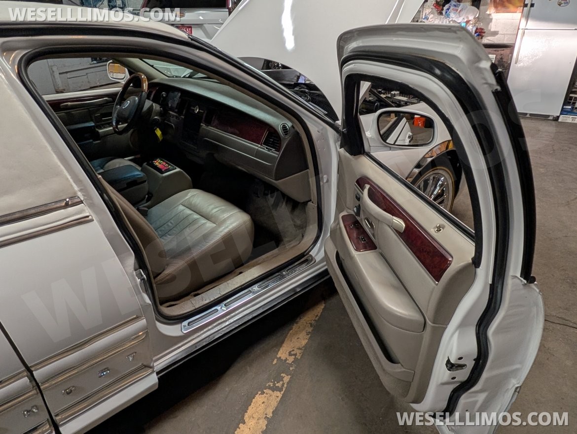 Limousine for Sale in Hazel park, MI - Photo 13