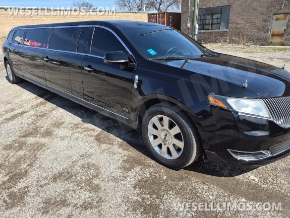 2016 Lincoln MkT Limousine for Sale in Chicago, IL - Main Photo
