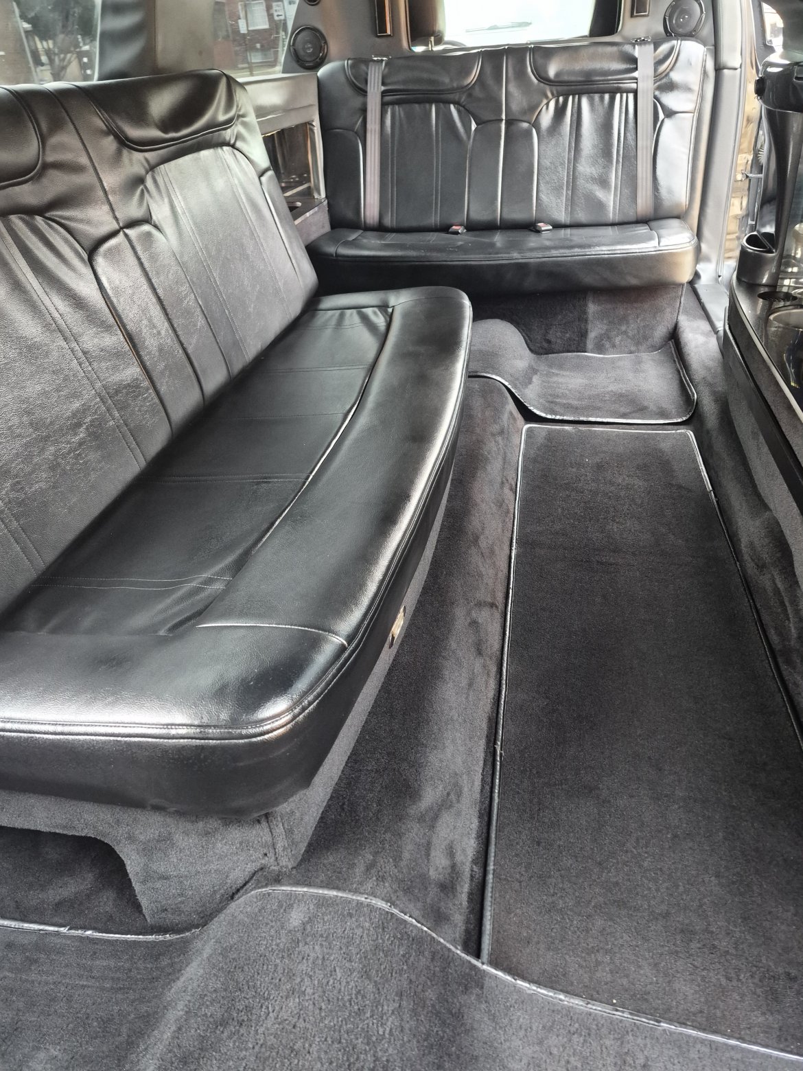 Limousine for Sale in Chicago, IL - Photo 10