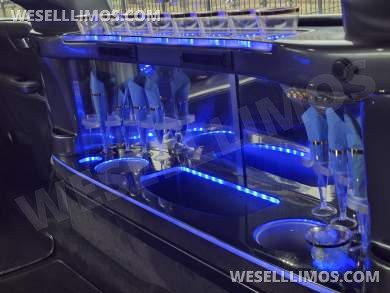 2016 Royal  Lincoln MkT Limousine - Limousine for Sale in Chicago, IL - Photo 13