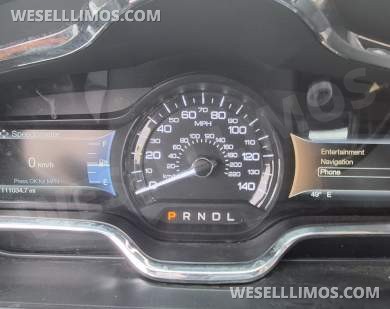 2016 Royal  Lincoln MkT Limousine - Limousine for Sale in Chicago, IL - Photo 16
