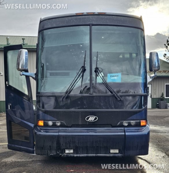 2011 MCI E4500 Motorcoach for Sale in Ft. Collins, CO - Photo 3
