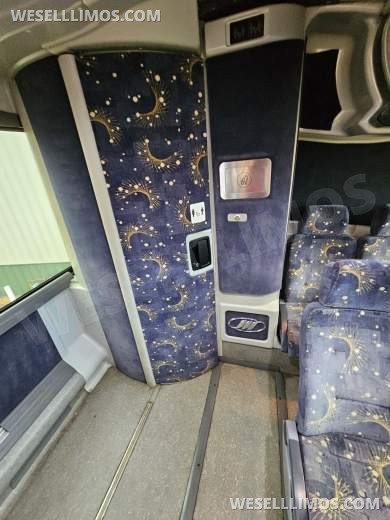 2011 MCI MCI E4500 Motorcoach - Motorcoach for Sale in Ft. Collins, CO - Photo 16