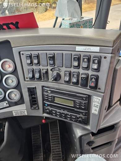 2011 MCI MCI E4500 Motorcoach - Motorcoach for Sale in Ft. Collins, CO - Photo 20