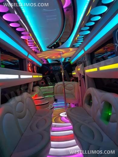 2005 EuroLimo Hummer H2 Limousine - Limousine for Sale in Kaunas, lt - Photo 13