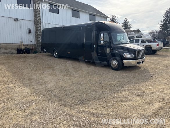 2008 Freightliner Party Bus Limo Bus for Sale in Kieler, WI - Photo 2