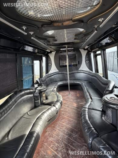 2008 Freightliner Party Bus Limo Bus - Limo Bus for Sale in Kieler, WI - Photo 10