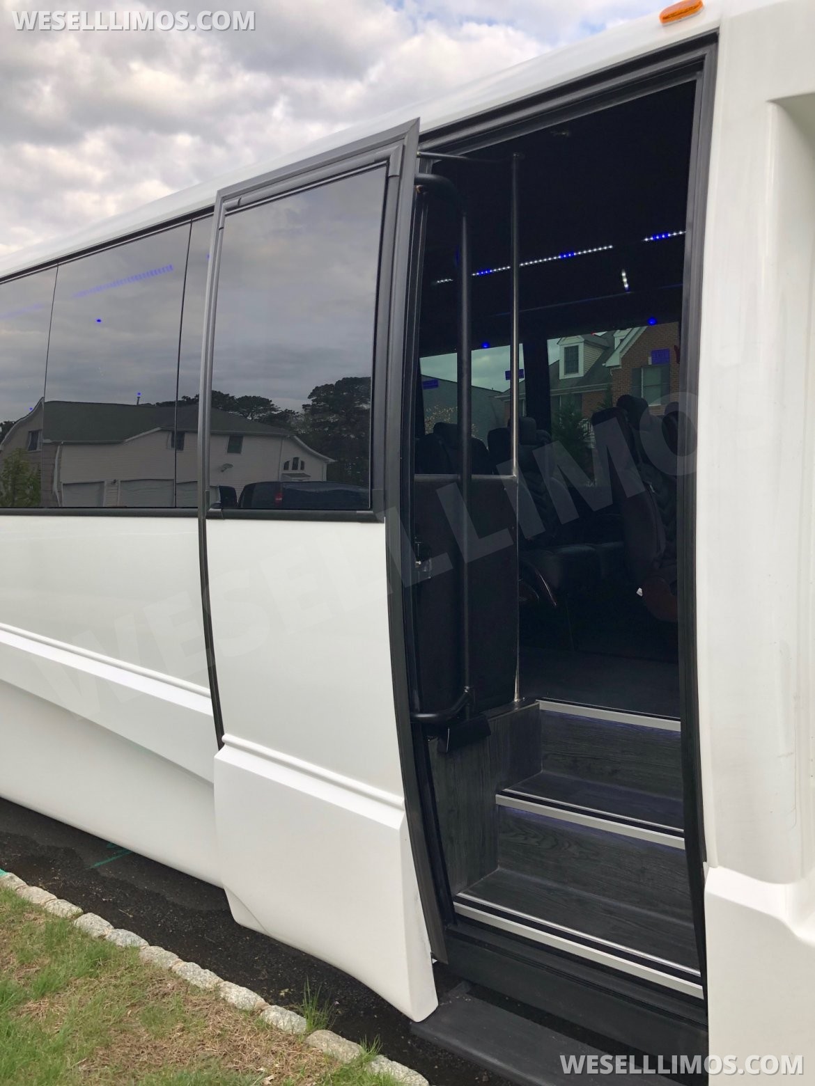 Shuttle Bus for Sale in Monroe, NJ - Photo 9